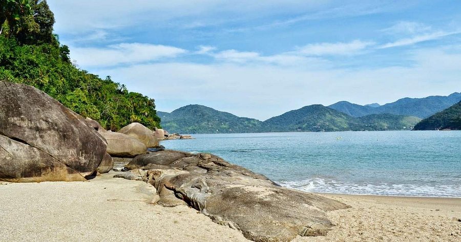 Praia Domingas Dias: Refúgio Sofisticado Perto da Praia do Lázaro