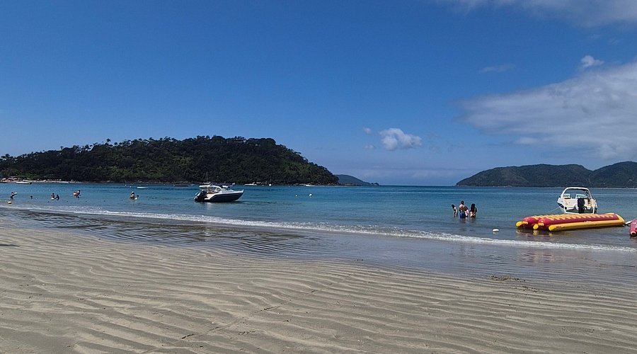 Snorkeling e Esportes Náuticos na Praia do Lázaro: Onde Praticar