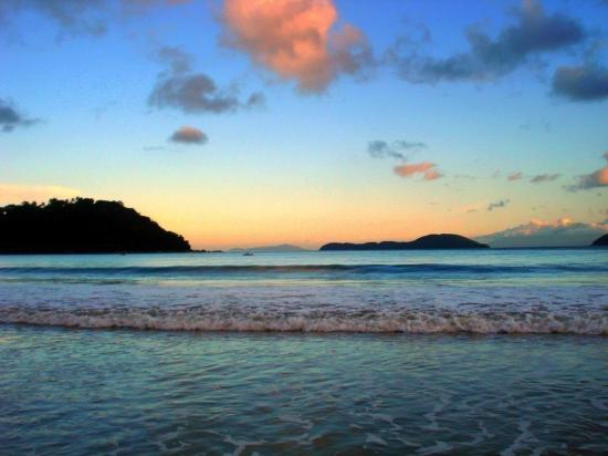 Quando a Maré Revela Piscinas Naturais em Lázaro